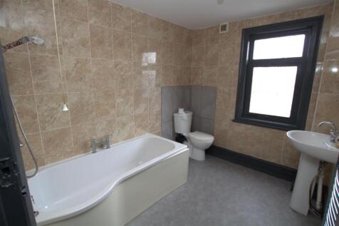 34 Haymore Bathroom.jpg