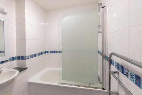 Bathroom.jpg