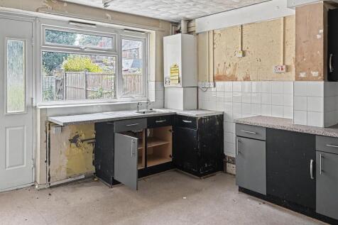 4 Avenue Road, Darlaston, Wednesbury, West Midlands, WS10 8AR