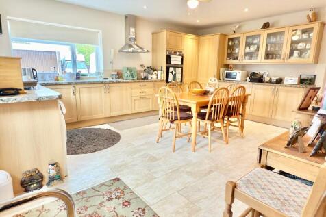 Annex Kitchen/Dining Room 