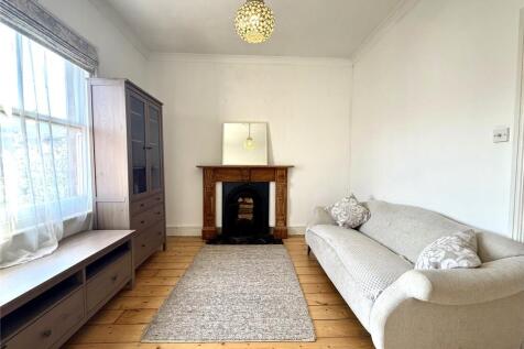 Eastern Avenue, Reading, Berkshire, RG1 photo 2