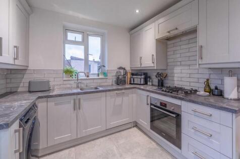 132 Southville Crescent Feltham TW14 8AW-9.jpg