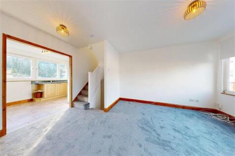 2-bed terraced on High Beach Road, Loughton, IG10, £2,095/mo