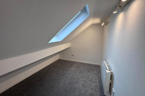 Main Road, Sheffield, South Yorkshire, S9 photo 4