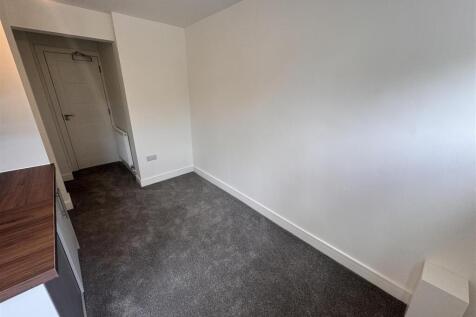 20 Upper High Street, Taunton photo 5