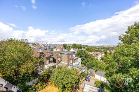 Highcroft Villas 52, Flat 4-012.JPG