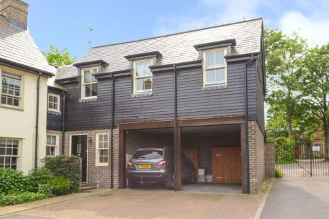 2-bed house on Harrow Yard, Tring, £1,400/mo