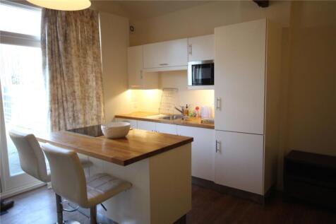 Shrob Lodge, Towcester Road, Old Stratford, Buckinghamshire, MK19 photo 3