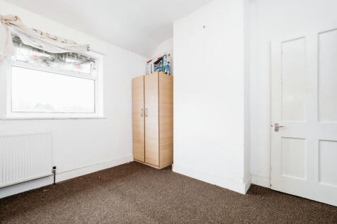 Digby Gardens, Dagenham, Essex, RM10 photo 4