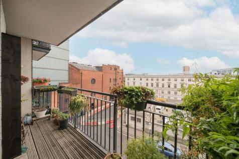 London, E8 - property photo