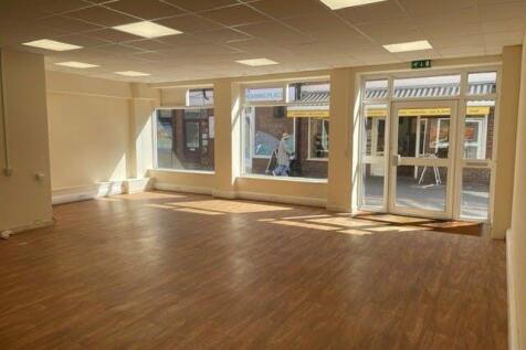 Retail Property (high street) to rent Image 3