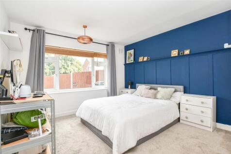 Bedroom 1.jpg