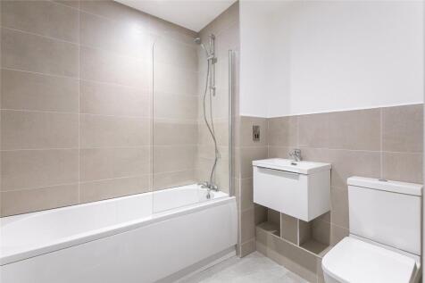 Strawberry Hill,, Newbury,, Birkhsire,, RG14 photo 4