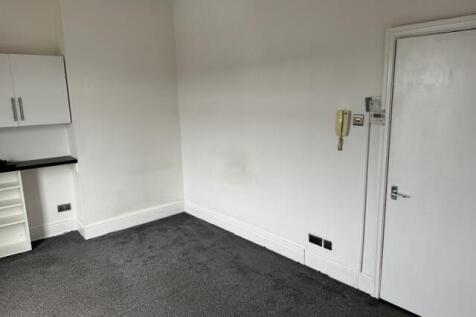 Stocks Park Drive, Bolton, BL6 photo 4