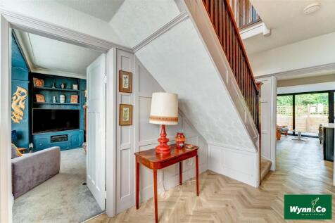 407 Aberford Road-1024L.jpg