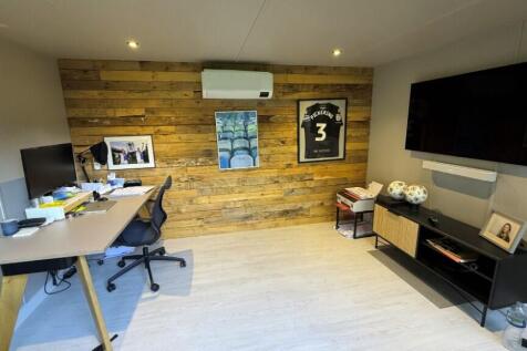 GARDEN OFFICE