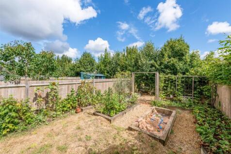 7 Chatfield Close-36.jpg