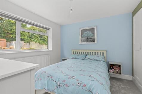 24 Arundel Road, HP12 4NE-3.jpg