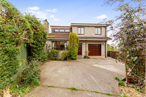 4/5 bed detached house for sale Kew Fields, Westo