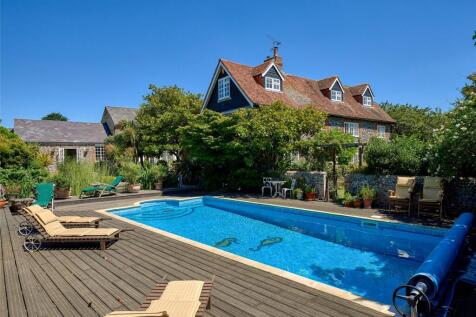 House &amp; Pool