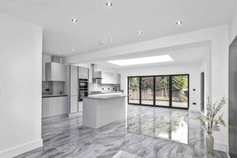 4 bedroom semi-detached house