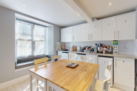 Kings End, Bicester photo 5