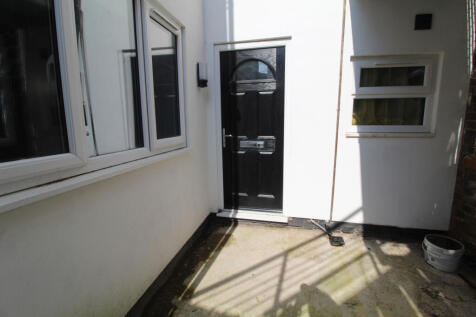 One Bedroom Studio Apartment -61C Market Street, 