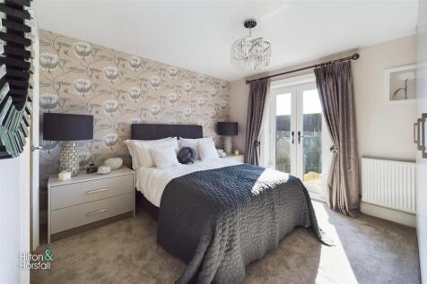 Internal Photo (Plot 8)