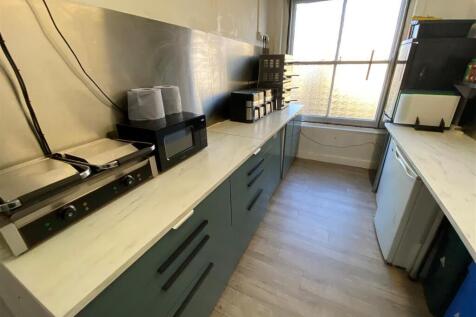 kitchen2.jpg