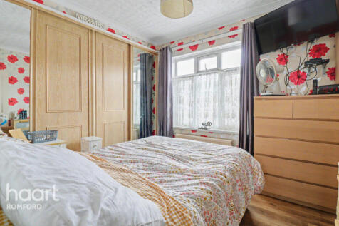 Romford, RM1 - property photo