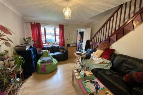 Greton Close, Longsight, £145pppw photo 3