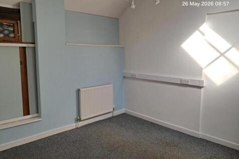 Retail Property (high street) to rent Image 7