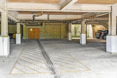 Driveway/Parking