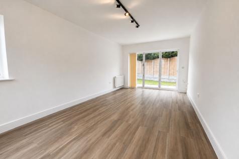 Outwood Road, Heald Green, SK8 photo 5