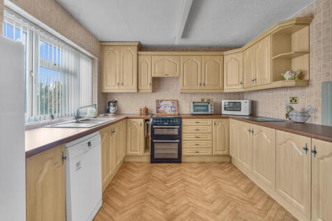 49 Wroslyn Road-22