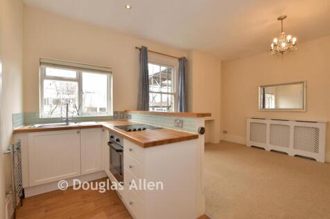 Lounge/Kitchen /Dining Room