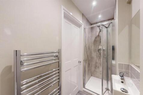 High Street, 46a En Suite.jpg
