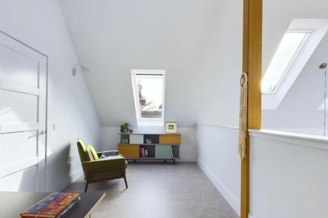 CAM03185G0-PR0082-STILL029