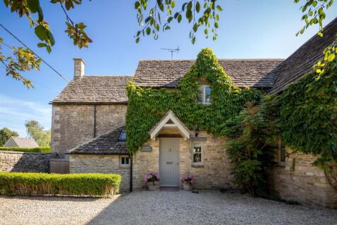 8 - Church Cottage - GL7 5HX - Web.jpg