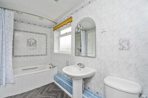 66 Moorlands Drive_15.jpg