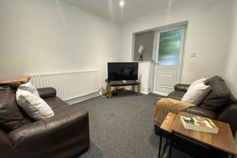 Fladbury Crescent - Copy, Selly Oak, West Midlands, B29 photo 3