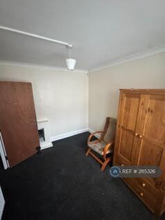 1st Bedroom To Rent 