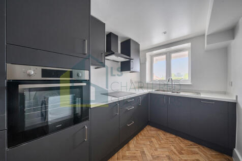 Araby Corner, Thurlestone Close, Shepperton, TW17 9BZ photo 3