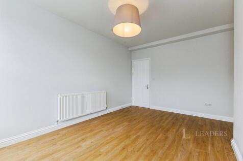 High Street, Epsom, KT19 photo 3