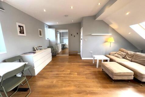 105FieldEndRoadKR...