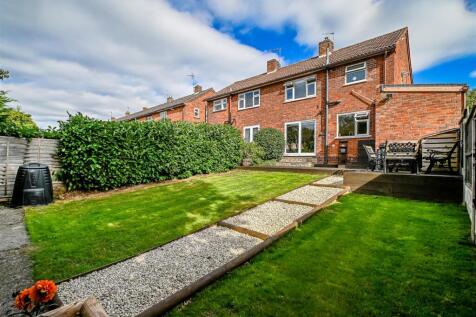 28 Lodge Lane-24.jpg