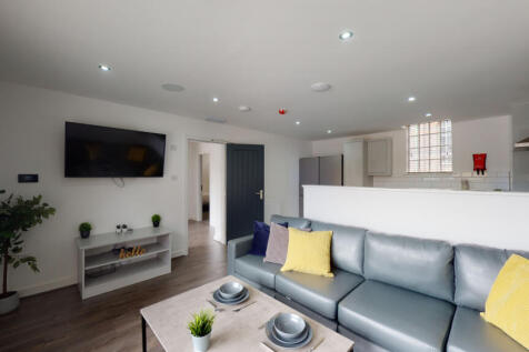 5-bed house on Thornycroft Road, Liverpool, £3,445/mo
