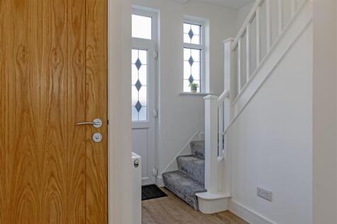 Entrance Hall-1.jpg