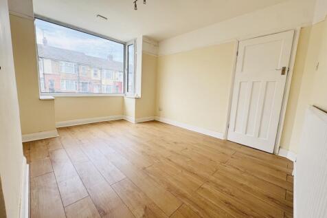 Neville Road, Luton photo 4