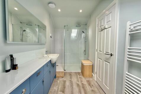 Main bedroom Eu-suite